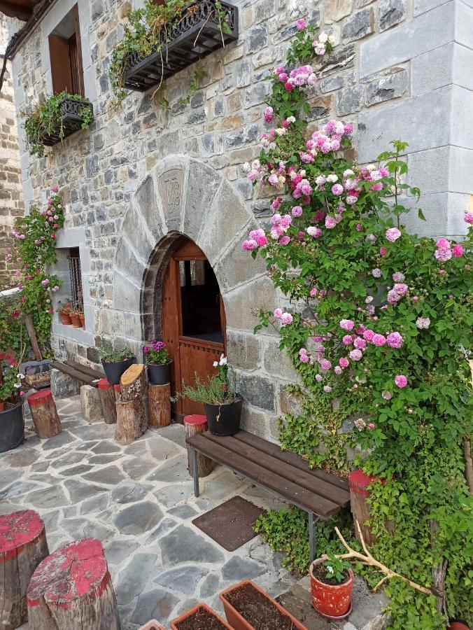 Casa Rural Elurkoia Isaba Exterior photo